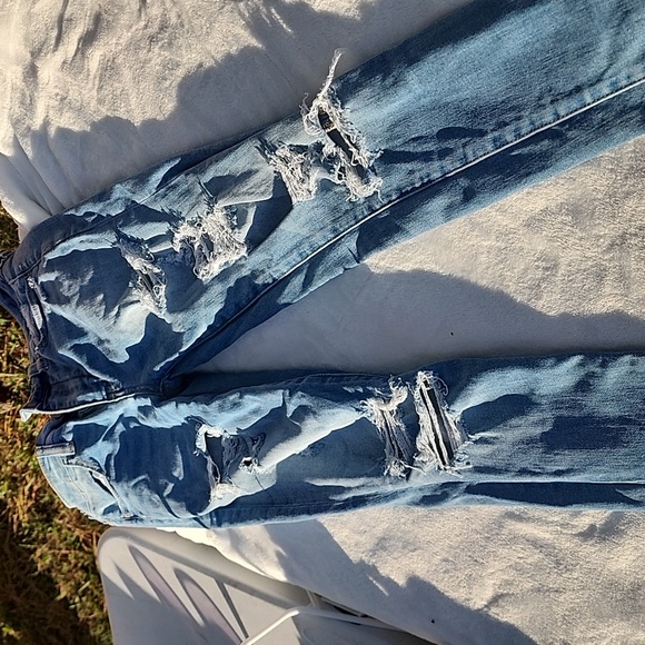 American Eagle Jeans - Picture 2 of 4